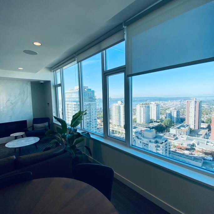 360º Rooftop Patio Views. Your-Home-Away-From-Home North Vancouver Exterior foto