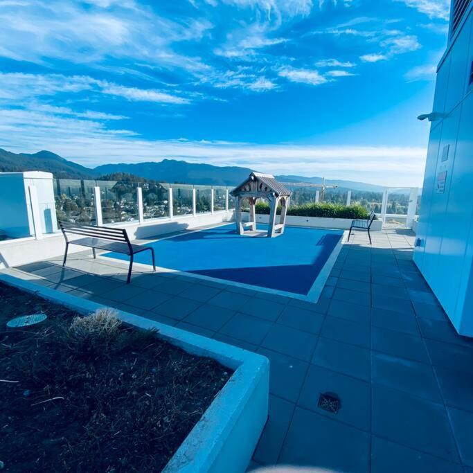 360º Rooftop Patio Views. Your-Home-Away-From-Home North Vancouver Exterior foto